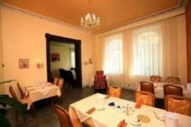 Reverey * Kontaktloser Self Check-in *