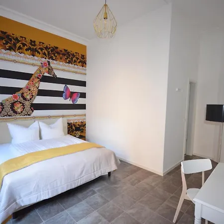 Han/Misafirhane Reverey * Kontaktloser Self Check-in *