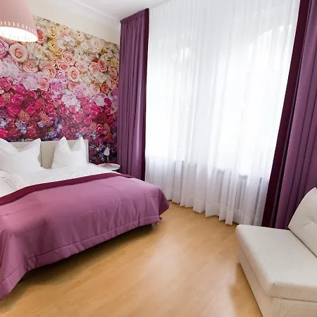 Reverey * Kontaktloser Self Check-in * Πανδοχείο