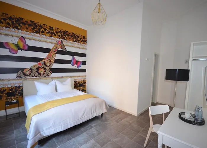 Han/Misafirhane Reverey * Kontaktloser Self Check-in *